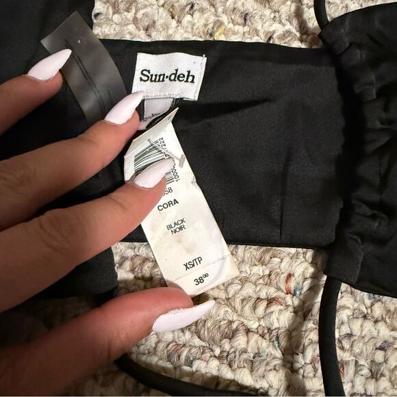 NWT Aritzia Sunday Best Cora Multi twist bandeau top in Black- Size XS - Picture 4 of 8